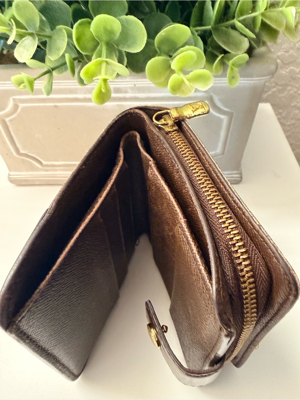 AUTHENTIC LOUIS VUITTON- DAMIER EBENE COMPACT ZIP WALLET - Picture 5 of 7